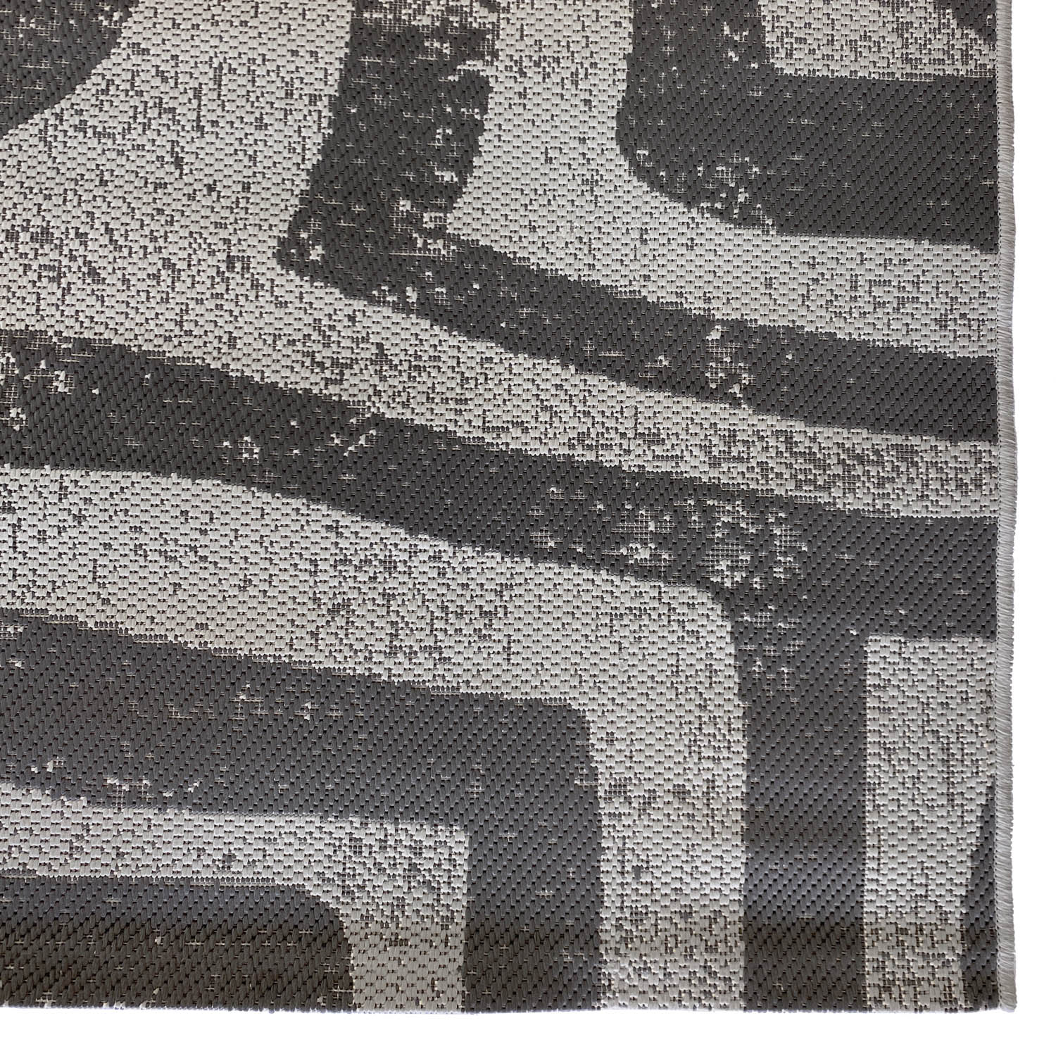 Kuba Cloth Indoor/Outdoor Rug (colour Smoke)