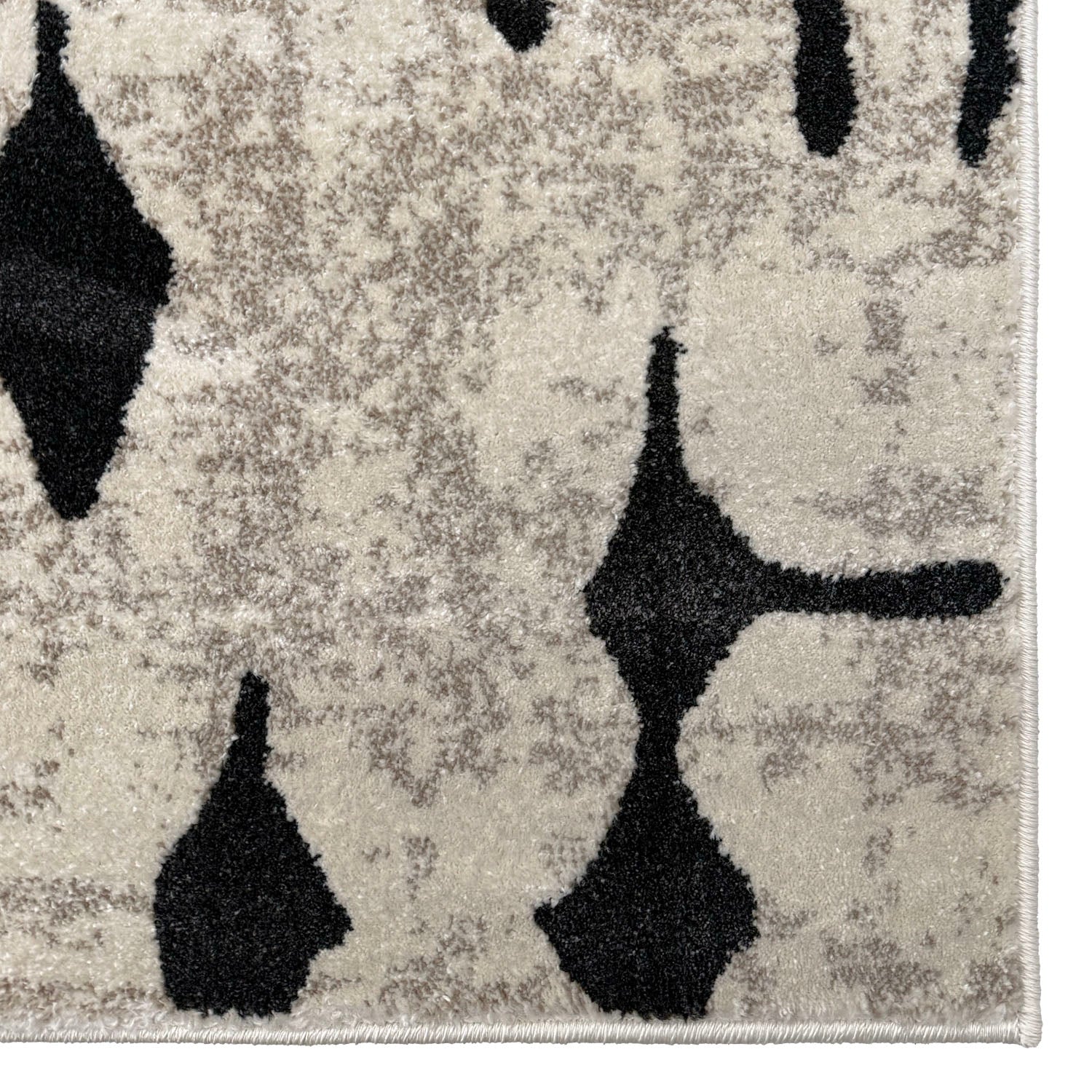 Totem Area Rug (Ebony & Ivory)